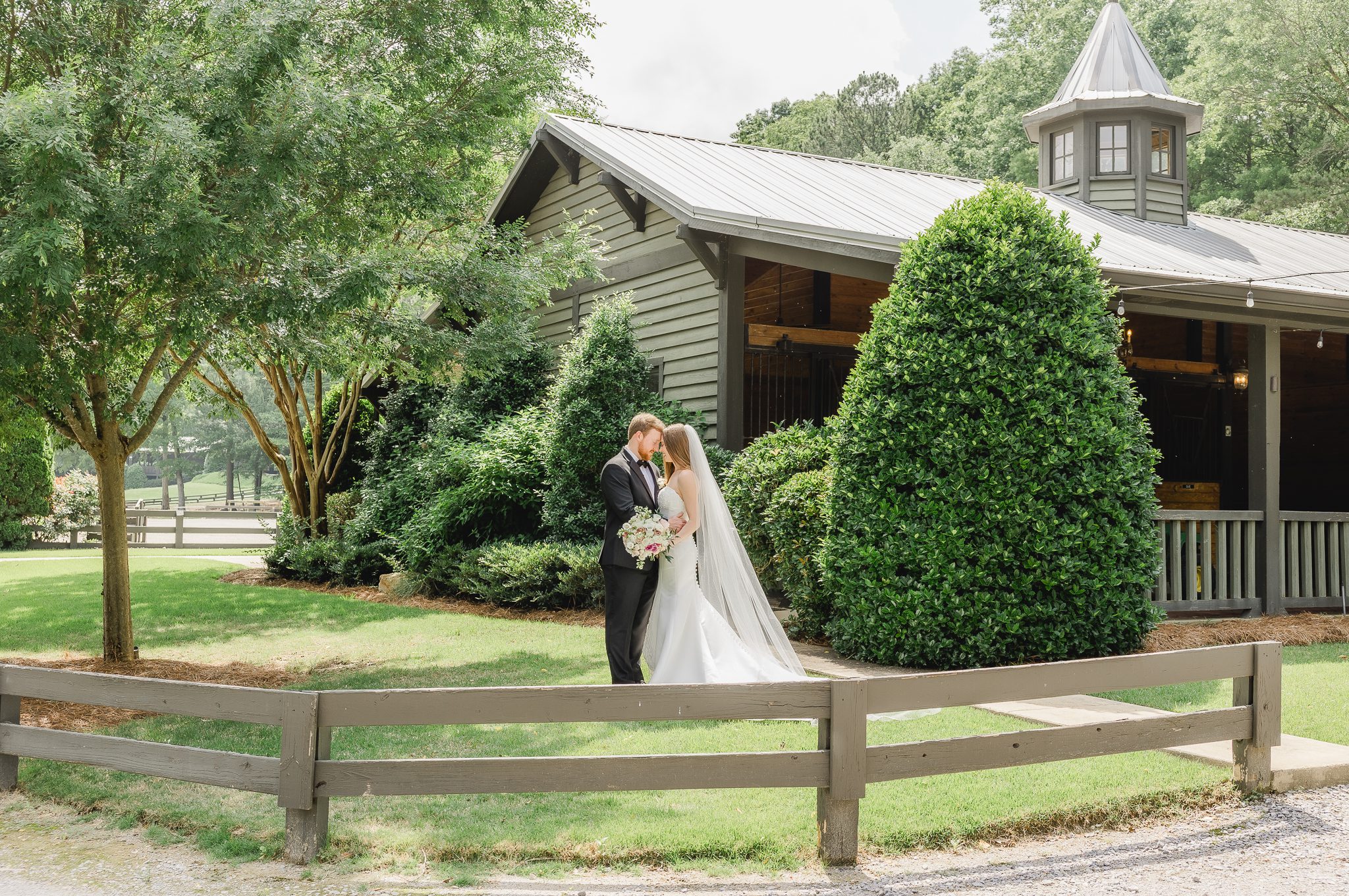 Romantic wedding at Windwood Equestrian in Birmingham Alabama