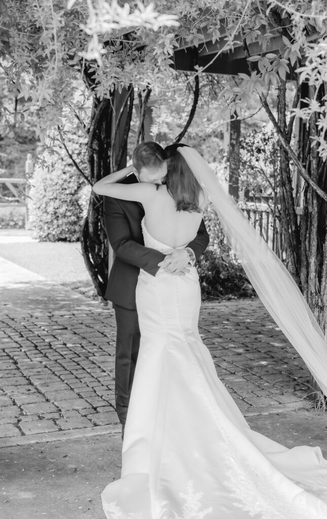 Romantic wedding at Windwood Equestrian in Birmingham Alabama