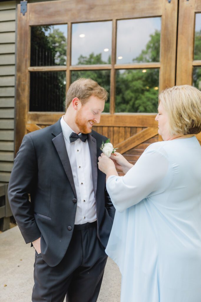Romantic wedding at Windwood Equestrian in Birmingham Alabama