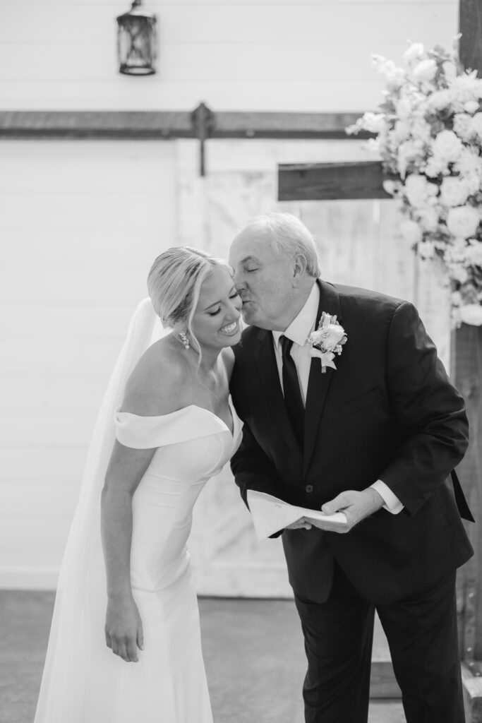 4T Vineyards wedding first look in Alabama with bride and dad