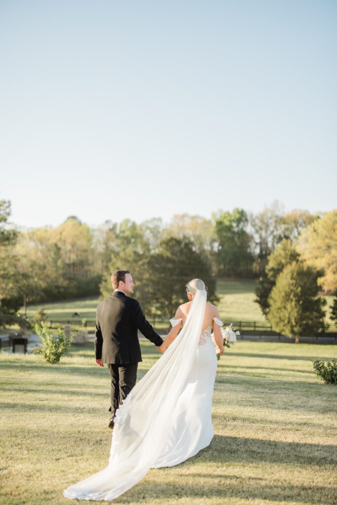 4T Vineyards wedding sunset pictures in Alabama with bride and groom