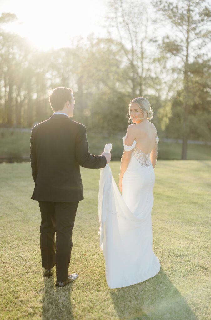 4T Vineyards wedding sunset pictures in Alabama with bride and groom