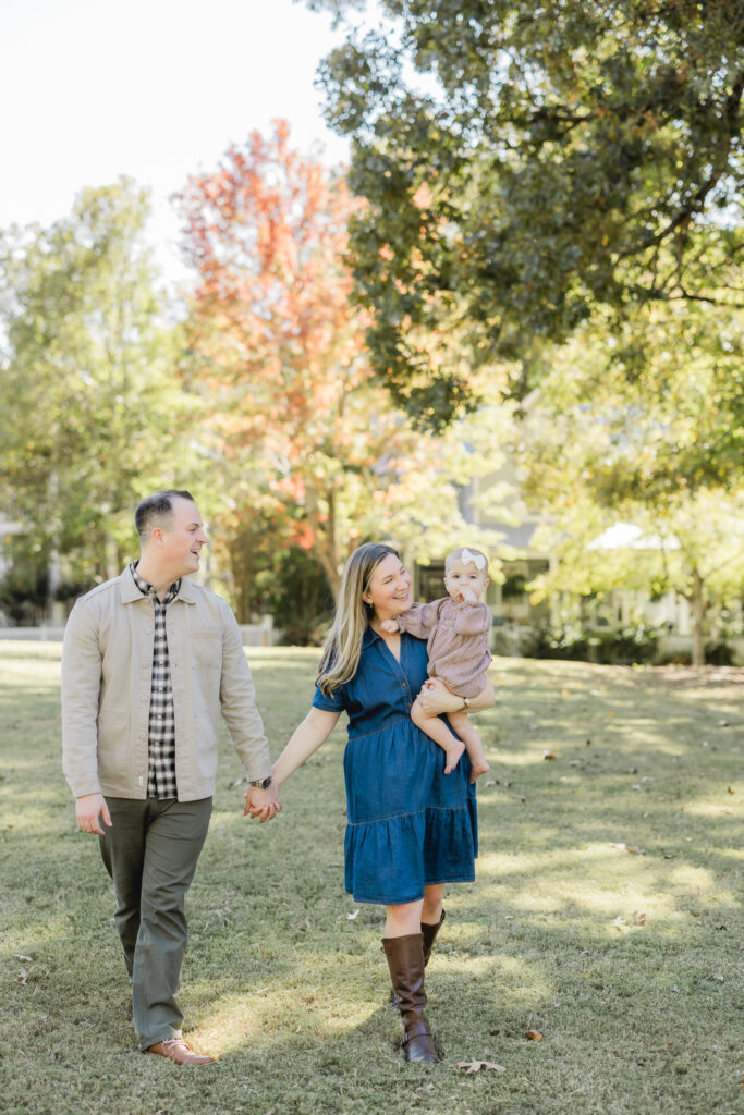 Alabama family photographer capturing natural fall family photos outdoors