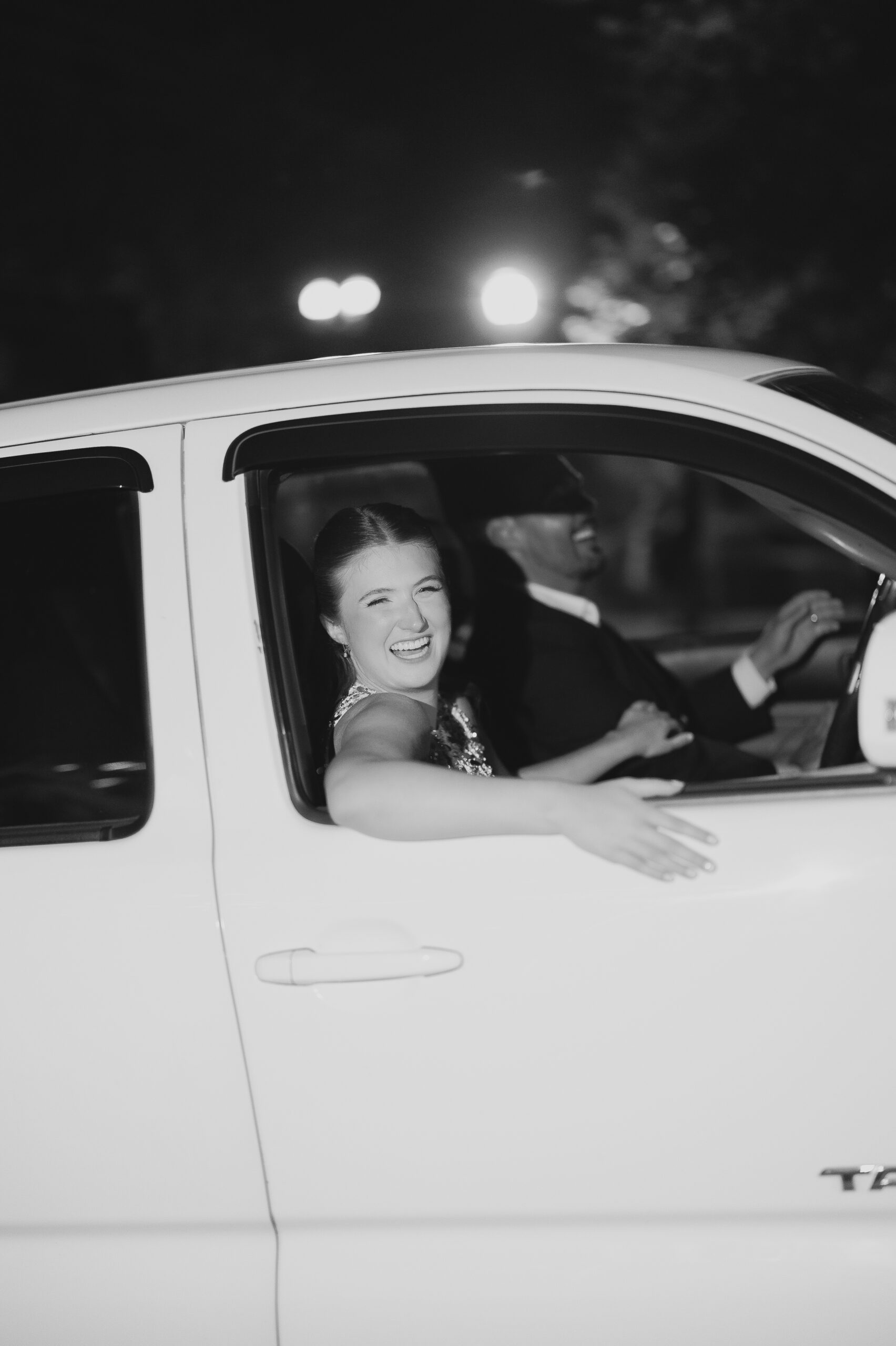 Kendall and Luke driving away after their Clubhouse on Highland wedding reception in Birmingham Alabama