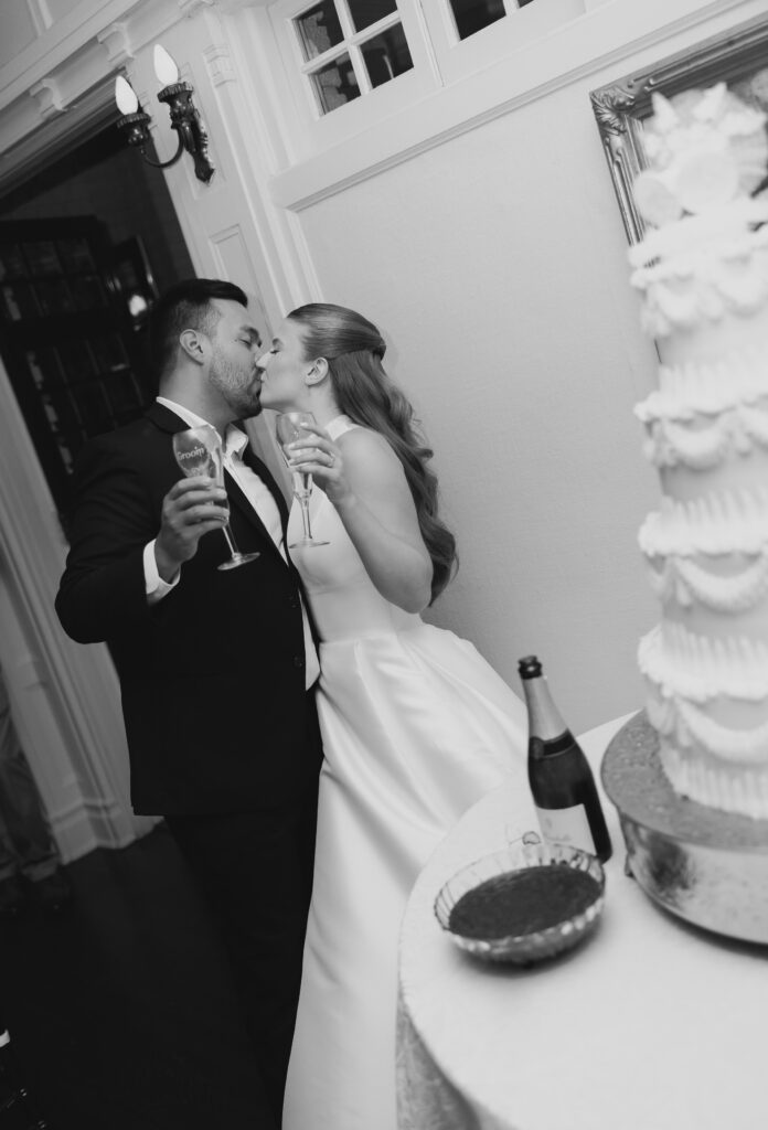 Kendall and Luke’s wedding cake inspired by Kendall’s parents’ original wedding cake