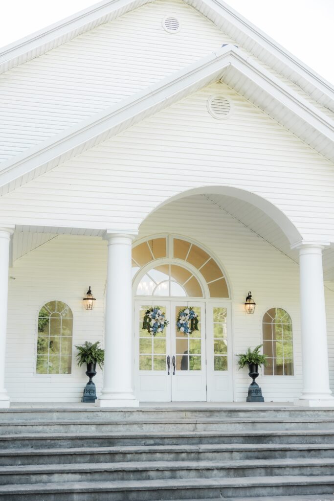 Mathew's Manor wedding ceremony